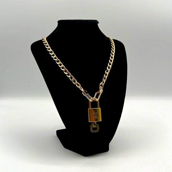 $300 Louis Vuitton Lock & Key - Picture 2 of 12